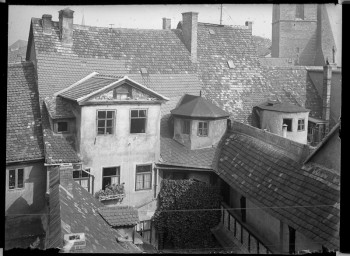 Stadtmuseum Weimar, Eichhorn 206 (K I 022 D), Blick auf die Hinterhäuser Rittergasse 5–9, um 1940