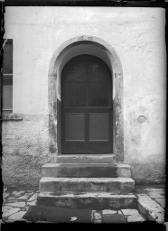 Stadtmuseum Weimar, Eichhorn 225 (K I 024 A), Blick auf ein Portal der »Rittergasse 9«, ohne Datum