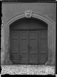 Stadtmuseum Weimar, Eichhorn 237 (K I 028 A), Blick auf das Portal »Sächsischer Hof« Rittergasse, um 1940