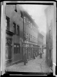 Stadtmuseum Weimar, Eichhorn 386 (K I 068 A), Blick in den »Bornberg« Richtung Schlossgasse, zwischen 1902/1909