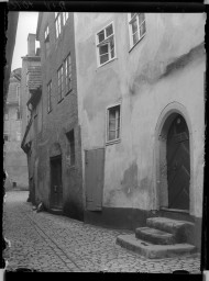 Stadtmuseum Weimar, Eichhorn 389 (K I 069 A), Blick durch die Straße »Hinter der Badestube«, um 1940