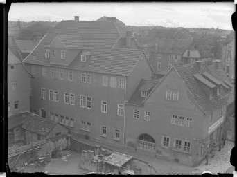 Stadtmuseum Weimar, Eichhorn 417 (K I 082 A), Blick auf die Häuser »Scherfgasse 3, 5«, 1942