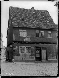 Stadtmuseum Weimar, Eichhorn 424 (K I 086 A), Blick auf das Eckhaus Kleine Teichgasse/Karlstraße, 1939