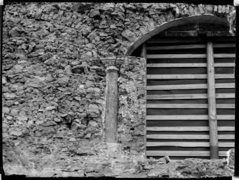 Stadtmuseum Weimar, Eichhorn 457 (K I 098 B), Blick auf Details an der nach dem Abriss des »Haus Elephant« freigelegten Westseite des »Hotel Erbprinz«, um 1937