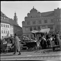 Stadtmuseum Weimar, Eichhorn 475 (K I 106 B), Blick über den Markt, zwischen 1899/1937