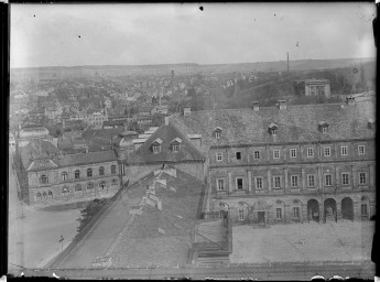 Stadtmuseum Weimar, Eichhorn 498 (K I 112c A), Blick vom Schlossturm auf den West- und Nordflügel des Schlosses, 1942