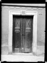 Stadtmuseum Weimar, Eichhorn 507 (K II 001 A), Blick auf das Portal Breitenstraße 25, vor 1938