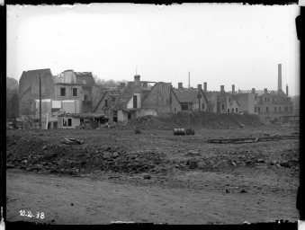 Stadtmuseum Weimar, Eichhorn 557 (K II 011 A), Blick in die Große Töpfergasse während des Abrisses, 1938