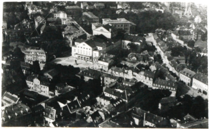 Stadtarchiv Weimar, 60 10-1/1, Blick von Osten auf den Theaterplatz, um 1930