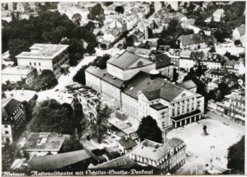 Stadtarchiv Weimar, 60 10-1/1, Blick von Südosten auf den Theaterplatz, 1938