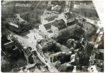 Stadtarchiv Weimar, 60 10-1/1, Blick von Norden auf den Theaterplatz, um 1930