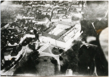 Stadtarchiv Weimar, 60 10-1/1, Blick von Südosten auf das Residenzschloss, um 1925