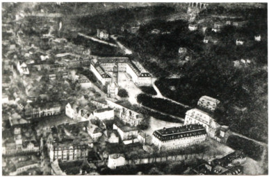 Stadtarchiv Weimar, 60 10-1/1, Blick von Süden auf das Residenzschloss, um 1910