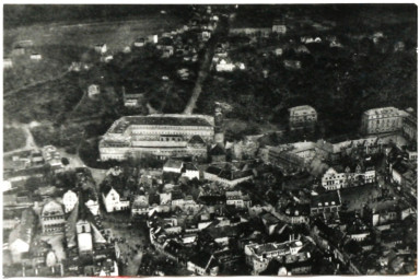 Stadtarchiv Weimar, 60 10-1/1, Blick von Westen auf das Residenzschloss, um 1910