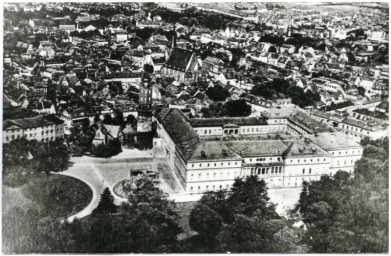 Stadtarchiv Weimar, 60 10-1/1, Blick von Osten auf das Residenzschloss, vor 1945