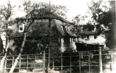 Stadtarchiv Weimar, 60 10-5/16, Blick von der Kegelbrücke auf das alte Schlachthaus, 1887