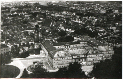 Stadtarchiv Weimar, 60 10-5/1 Bd. 1, Blick von Südosten auf das Residenzschloss, 1927