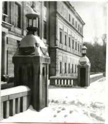 Stadtarchiv Weimar, 60 10-5/1 Bd. 1, Blick auf den Südflügel des Residenzschlosses, um 1920