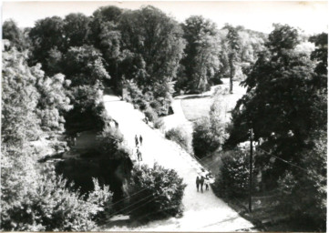 Stadtarchiv Weimar, 60 10-5/1 Bd. 2, Blick vom Residenzschloss in Richtung Osten, wohl 1981