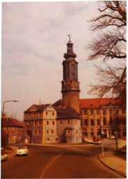 Stadtarchiv Weimar, 60 10-5/1 Bd. 2, Blick vom Platz der Demokratie auf das Residenzschloss, nach 1945