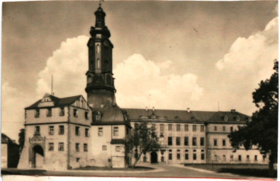 Stadtarchiv Weimar, 60 10-5/1 Bd. 2, Blick vom Platz der Demokratie auf das Residenzschloss, um 1950