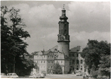 Stadtarchiv Weimar, 60 10-5/1 Bd. 2, Blick vom Platz der Demokratie auf das Residenzschloss, um 1975