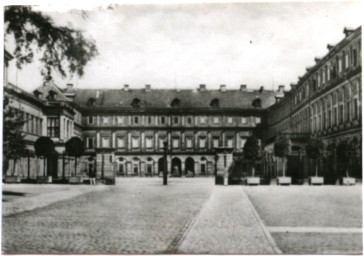 Stadtarchiv Weimar, 60 10-5/1 Bd. 1, Blick in das offene Residenzschloss, vor 1913