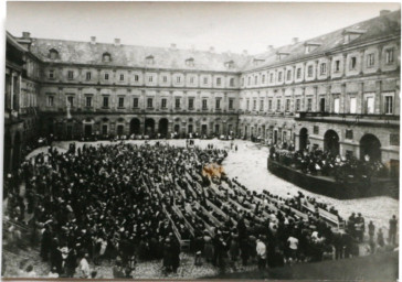 Stadtarchiv Weimar, 60 10-5/1 Bd. 1, Blick in den Innenhof des Residenzschlosses, ohne Datum