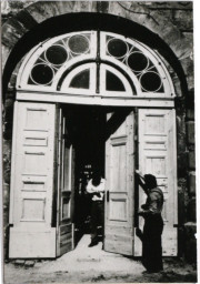 Stadtarchiv Weimar, 60 10-5/1 Bd. 2, Detail am Residenzschloss, 1983