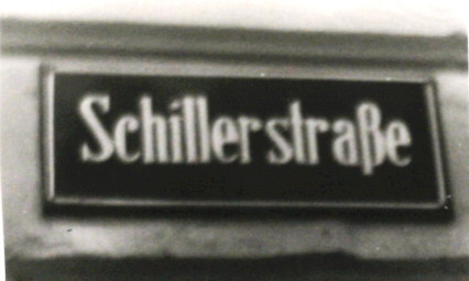 Stadtarchiv Weimar, 60 10-5/10, Straßenschild "Schillerstraße", 1970