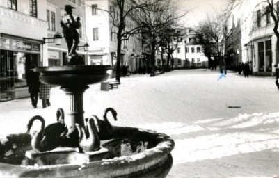 Stadtarchiv Weimar, 60 10-5/10, Blick in die Schillerstraße , 1980