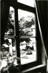 Stadtarchiv Weimar, 60 10-5/10, Blick aus dem Schillerhaus auf die Schillerstraße, 1980