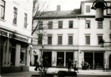 Stadtarchiv Weimar, 60 10-5/10, Blick aus der Hummelstraße in die Schillerstraße, 1980