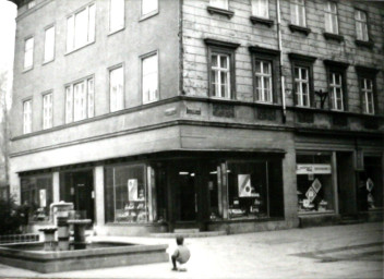 Stadtarchiv Weimar, 60 10-5/10, Eckhaus Frauentorstraße /Schillerstraße 1, 1972