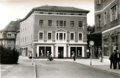 Stadtarchiv Weimar, 60 10-5/10, Blick aus der Puschkinstraße zur Frauentorstraße, 1979