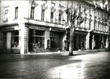 Stadtarchiv Weimar, 60 10-5/10, Blick in die Schillerstraße, 1974