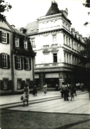 Stadtarchiv Weimar, 60 10-5/10, Blick in die Schillerstraße, 1980