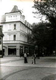 Stadtarchiv Weimar, 60 10-5/10, Blick in die Schillerstraße, 1985