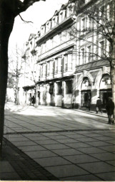 Stadtarchiv Weimar, 60 10-5/10, Blick in die Schillerstraße, 1980