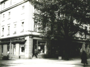 Stadtarchiv Weimar, 60 10-5/10, Blick aus der Schillerstraße auf die Einmündung Hummelstraße, 1985