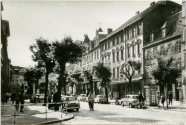 Stadtarchiv Weimar, 60 10-5/10, Blick in die Schillerstraße, 1965