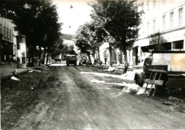 Stadtarchiv Weimar, 60 10-5/10, Blick in die Schillerstraße, 1968