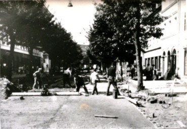 Stadtarchiv Weimar, 60 10-5/10, Blick in die Schillerstraße, 1968