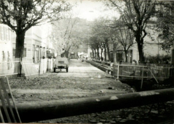 Stadtarchiv Weimar, 60 10-5/10, Blick in die Schillerstraße , ohne Datum