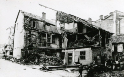 Stadtarchiv Weimar, 60 10-5/10, Blick in die Neugasse, 1945