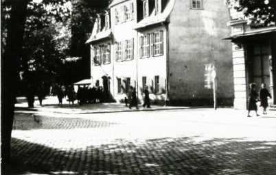 Stadtarchiv Weimar, 60 10-5/10, Blick in die Schillerstraße , 1953