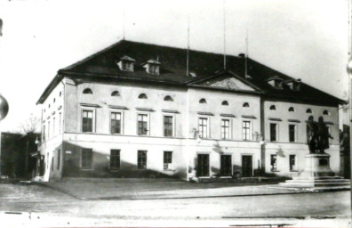 Stadtarchiv Weimar, 60 10-5/11, Blick auf den Theaterplatz, um 1900