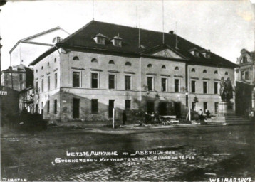 Stadtarchiv Weimar, 60 10-5/11, Blick auf den Theaterplatz mit Goethe-Schiller-Denkmal, 1907