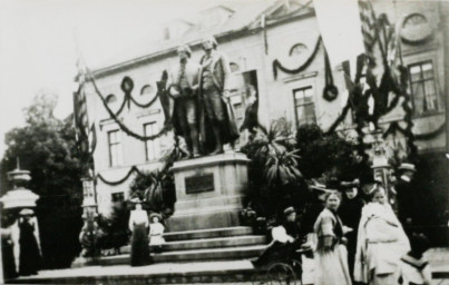 Stadtarchiv Weimar, 60 10-5/11, Blick auf den Theaterplatz, ohne Datum