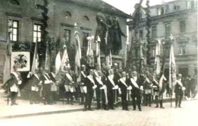 Stadtarchiv Weimar, 60 10-5/11, Blick auf den Theaterplatz mit Goethe-Schiller-Denkmal, vor 1906